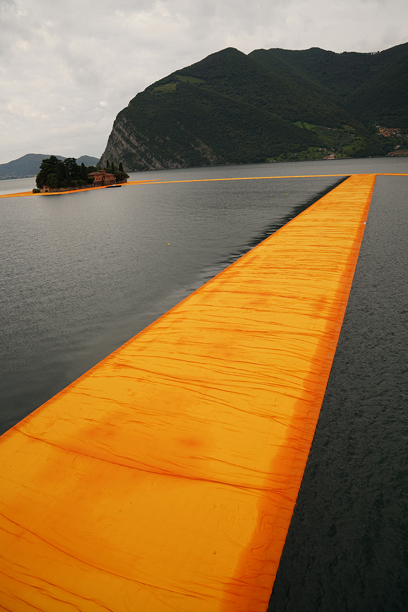 christo-and-jeanne-claude-floating-piers-lake-iseo-italy-designboom-08 Plutajuće platforme na jezeru Iseo